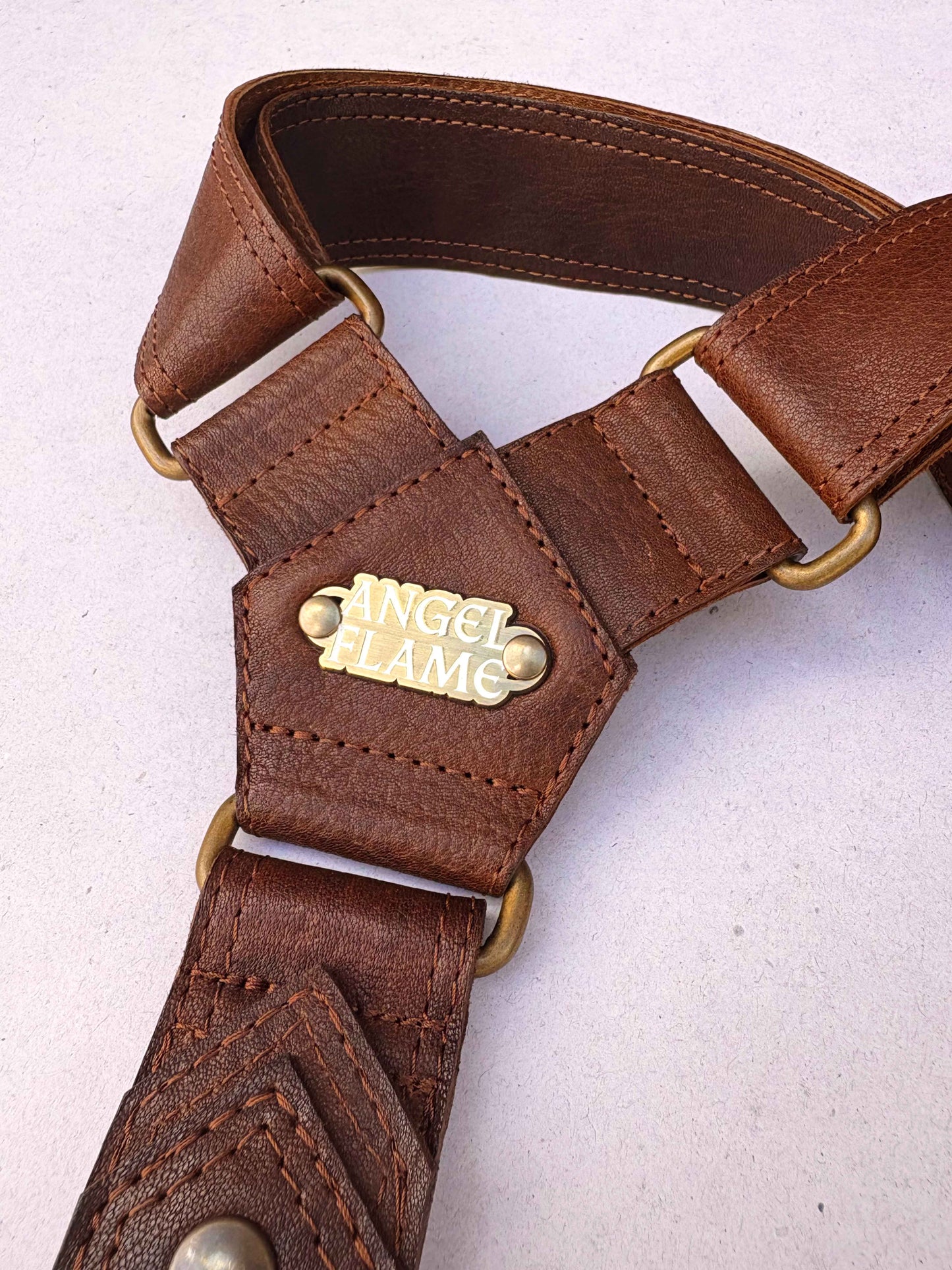 Hayley - BOLSO ARNÉS DE PIEL – Oro viejo