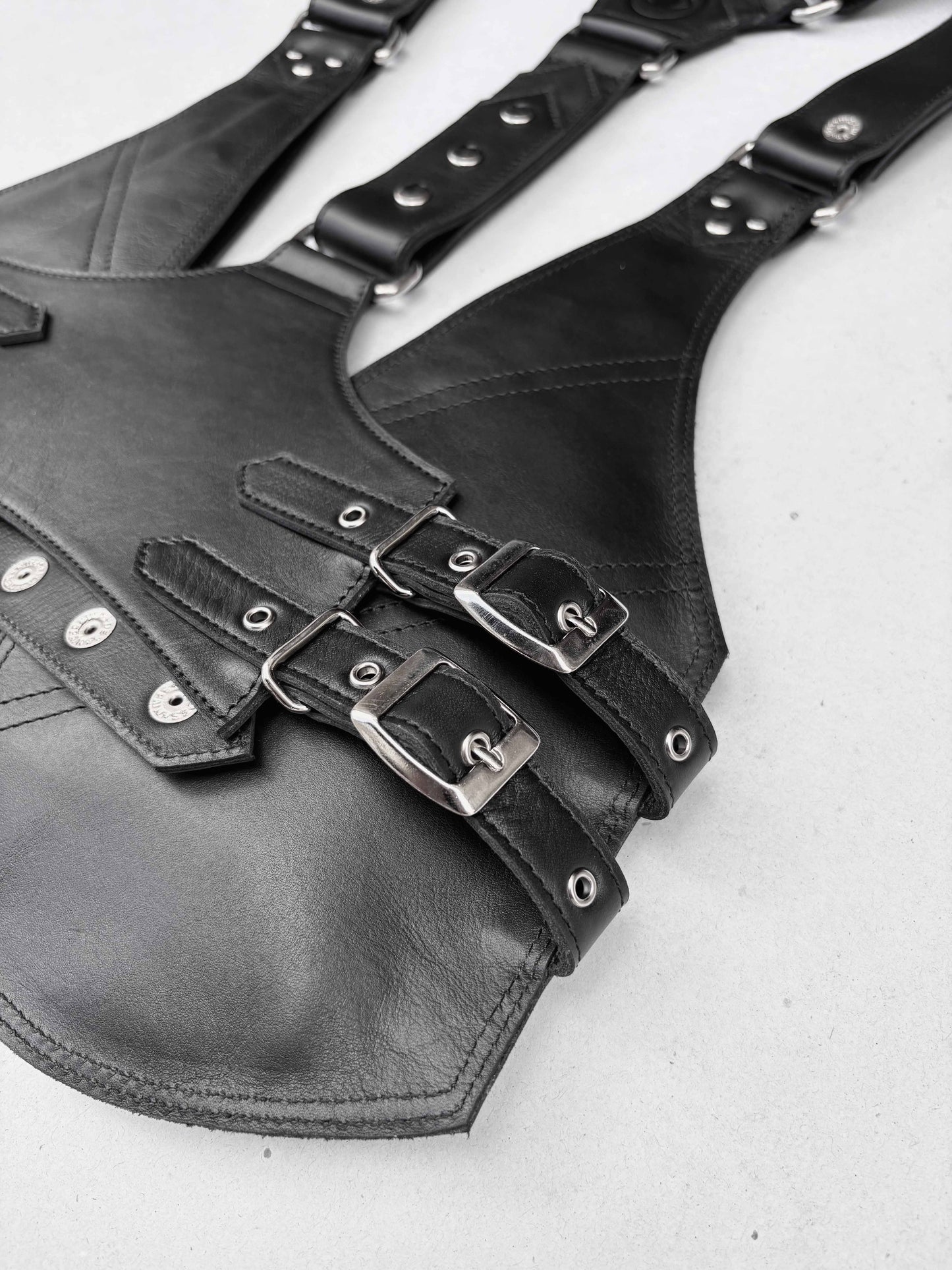 Obsidiana - BOLSO ARNÉS DE PIEL – Plata