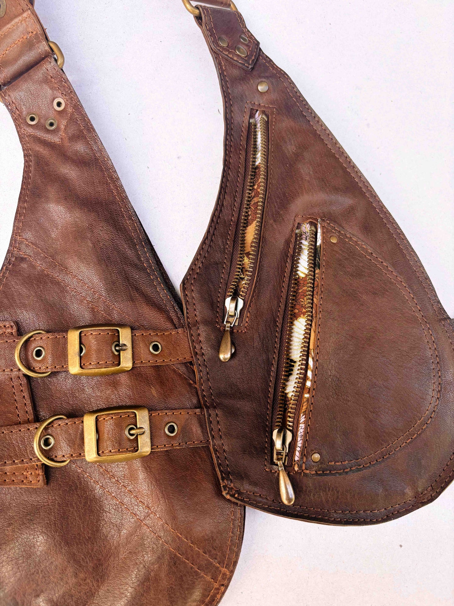 Hayley - BOLSO ARNÉS DE PIEL – Oro viejo