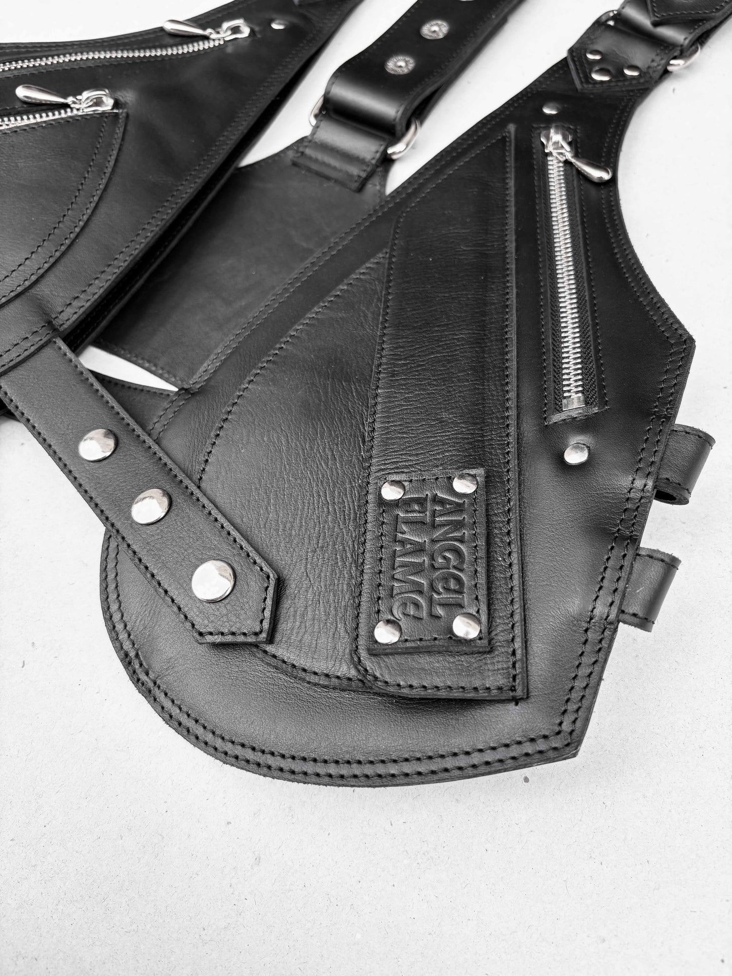 Obsidiana - BOLSO ARNÉS DE PIEL – Plata