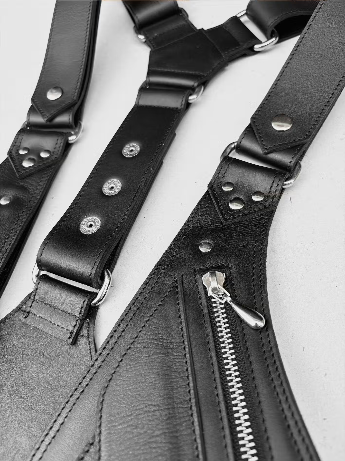 Obsidiana - BOLSO ARNÉS DE PIEL – Plata