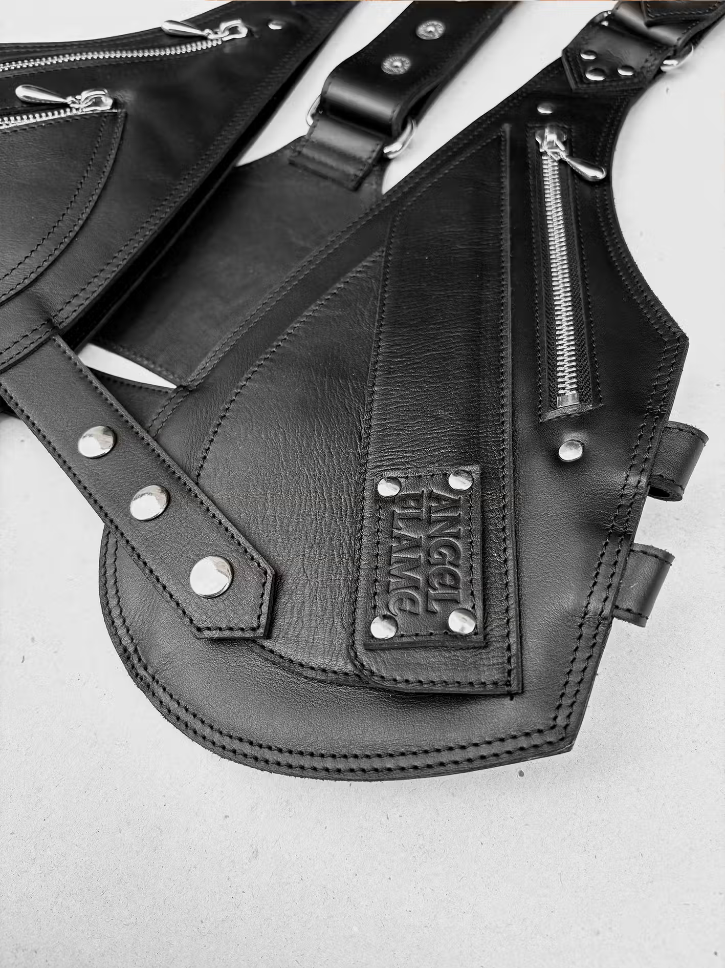 Obsidiana - BOLSO ARNÉS DE PIEL – Plata
