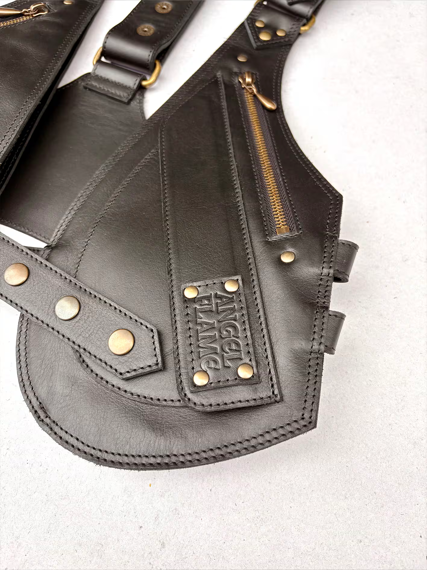 Obsidiana - BOLSO ARNÉS DE PIEL – Oro viejo