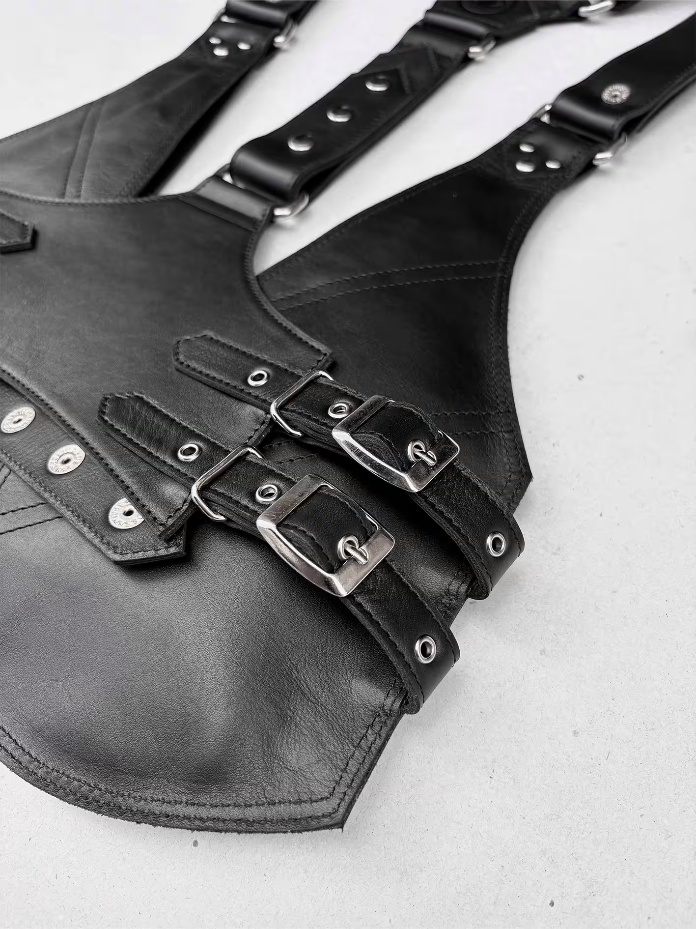Obsidiana - BOLSO ARNÉS DE PIEL – Plata